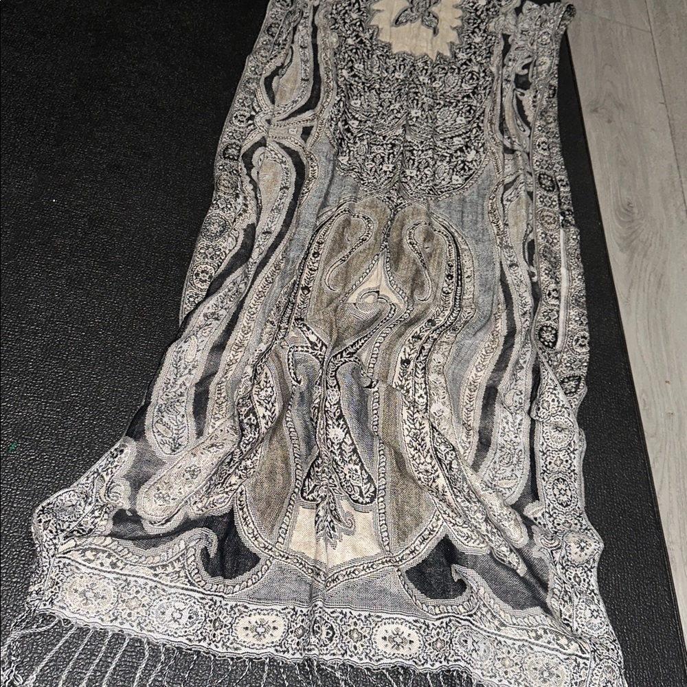 Assortment of 4 scarves - Picture 6 of 11